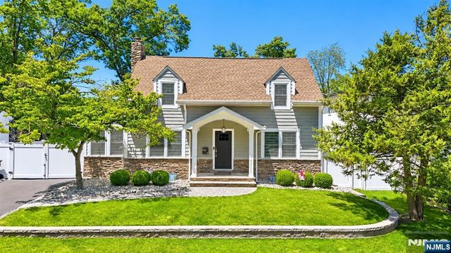 307 Farview Avenue, Paramus, NJ 07652