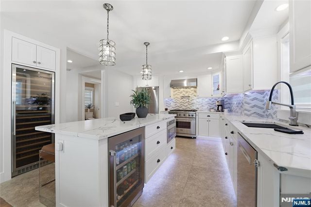 307 Farview Avenue, Paramus, NJ 07652