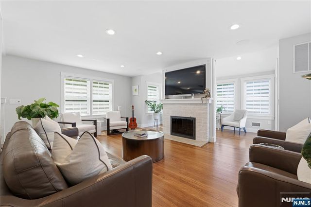 307 Farview Avenue, Paramus, NJ 07652