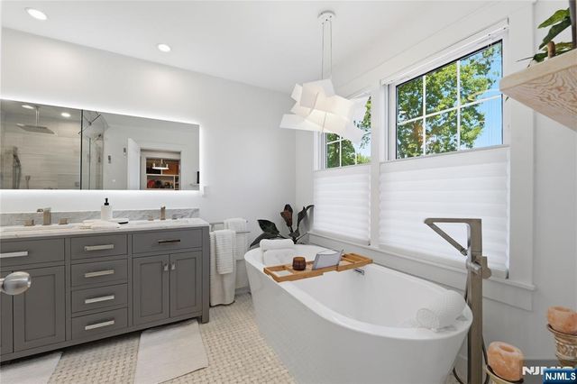 307 Farview Avenue, Paramus, NJ 07652