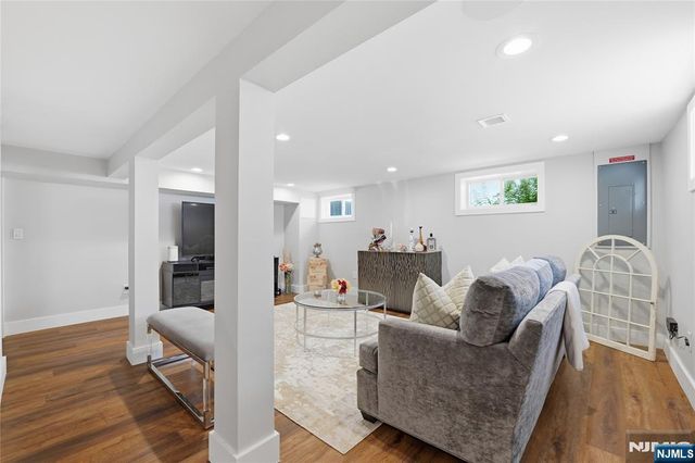 307 Farview Avenue, Paramus, NJ 07652