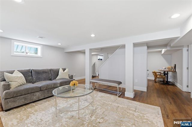 307 Farview Avenue, Paramus, NJ 07652