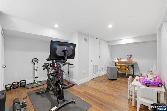 307 Farview Avenue, Paramus, NJ 07652