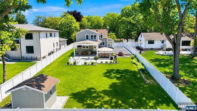 307 Farview Avenue, Paramus, NJ 07652