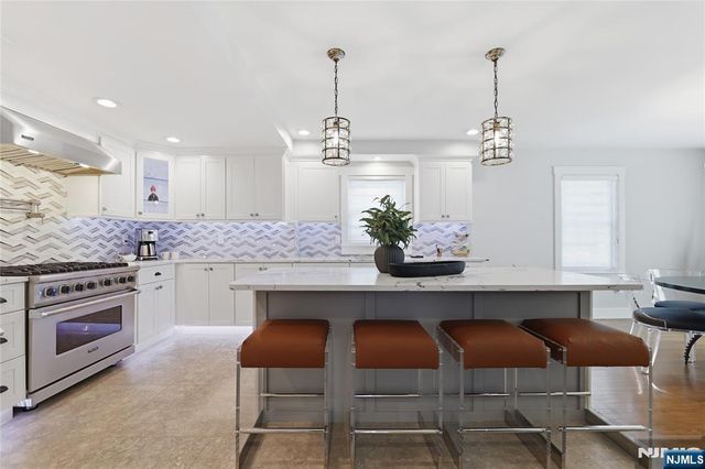 307 Farview Avenue, Paramus, NJ 07652
