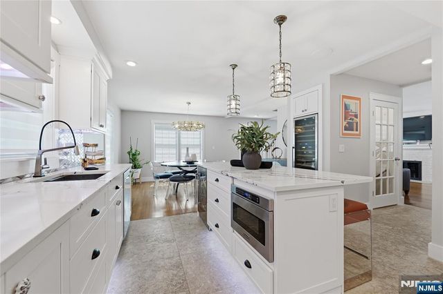 307 Farview Avenue, Paramus, NJ 07652