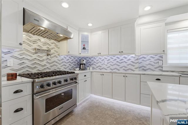 307 Farview Avenue, Paramus, NJ 07652