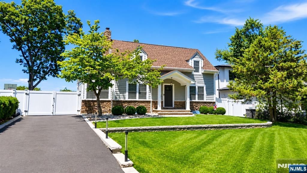 307 Farview Avenue, Paramus, NJ 07652