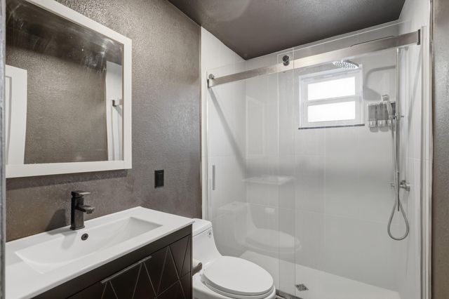 4618 Mckinney Street 3, Houston, TX 77023