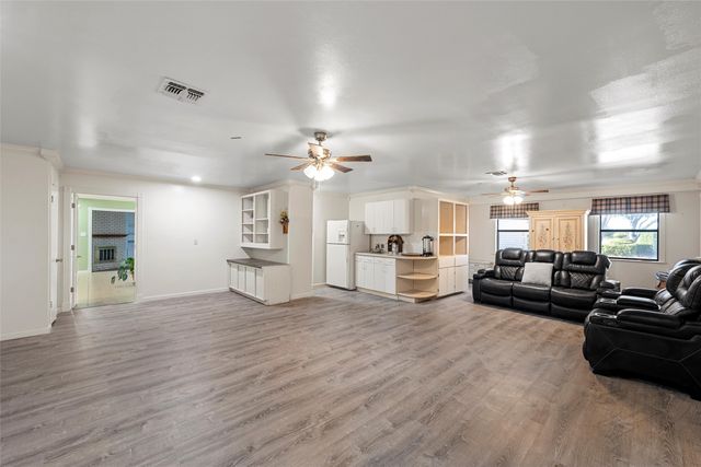 544 Lusk Creek Road, Eddy, TX 76524