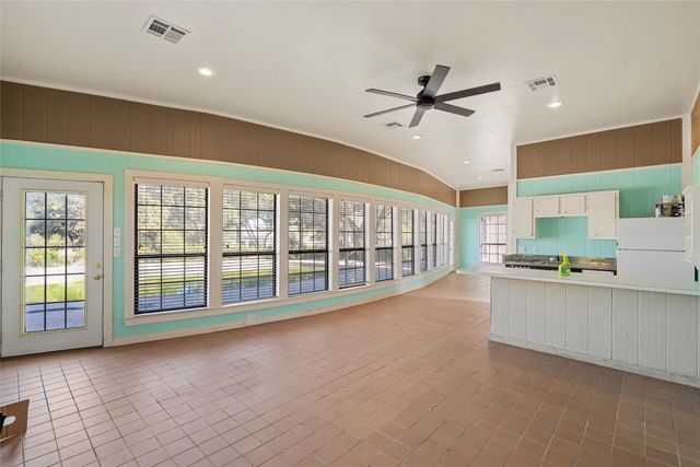 544 Lusk Creek Road, Eddy, TX 76524