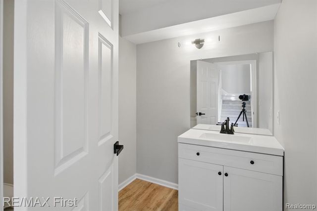 6620 Red Cedar Lane, West Bloomfield, MI 48324