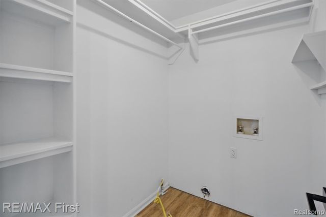 6620 Red Cedar Lane, West Bloomfield, MI 48324