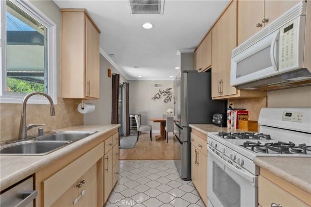 6619 Franrivers Avenue, West Hills, CA 91307