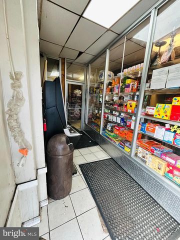 1000 N 43RD ST, Philadelphia, PA 19104