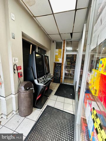 1000 N 43RD ST, Philadelphia, PA 19104