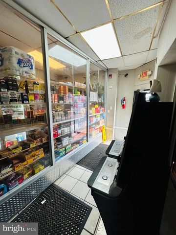 1000 N 43RD ST, Philadelphia, PA 19104