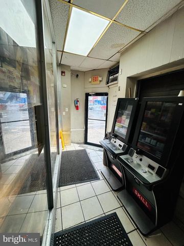 1000 N 43RD ST, Philadelphia, PA 19104