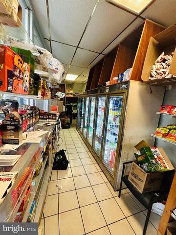 1000 N 43RD ST, Philadelphia, PA 19104