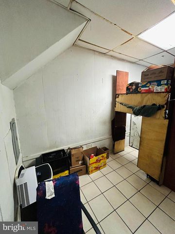 1000 N 43RD ST, Philadelphia, PA 19104