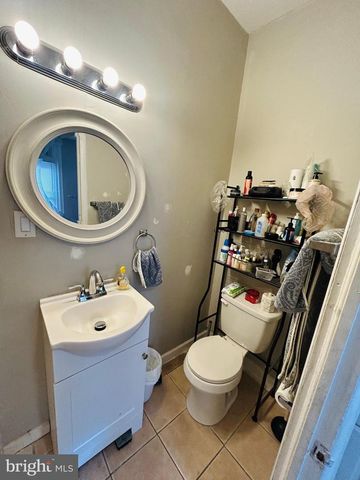 1000 N 43RD ST, Philadelphia, PA 19104