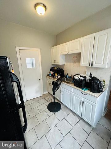 1000 N 43RD ST, Philadelphia, PA 19104