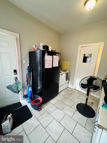 1000 N 43RD ST, Philadelphia, PA 19104