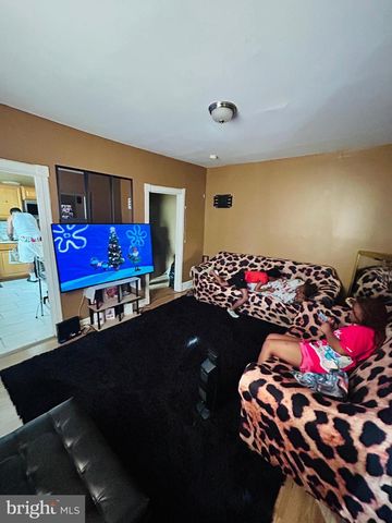 1000 N 43RD ST, Philadelphia, PA 19104