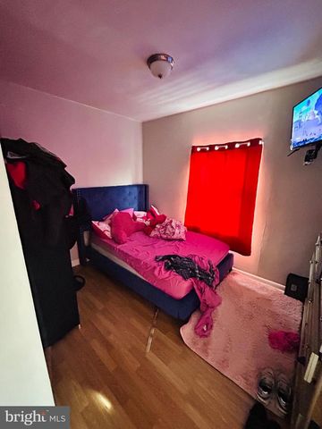 1000 N 43RD ST, Philadelphia, PA 19104