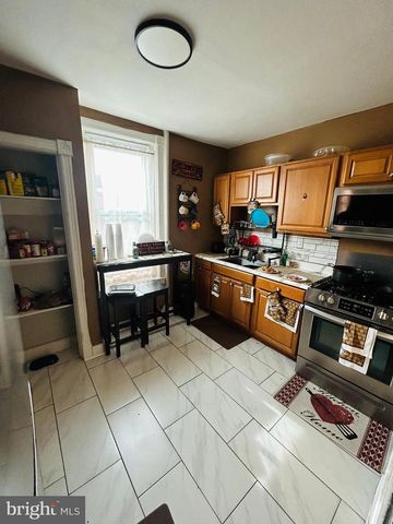 1000 N 43RD ST, Philadelphia, PA 19104