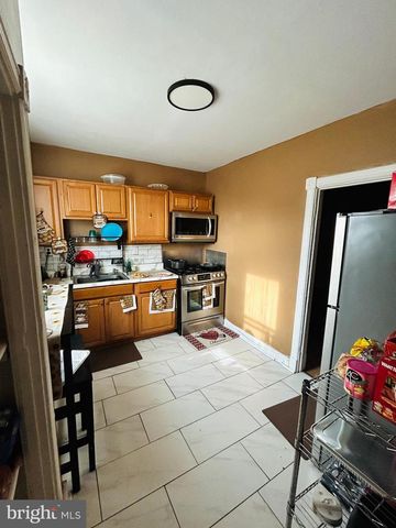 1000 N 43RD ST, Philadelphia, PA 19104