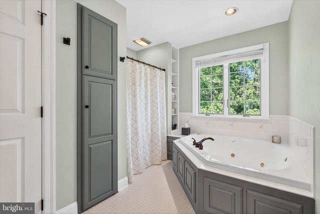 1624 SADDLE LN, Harrisburg, PA 17111