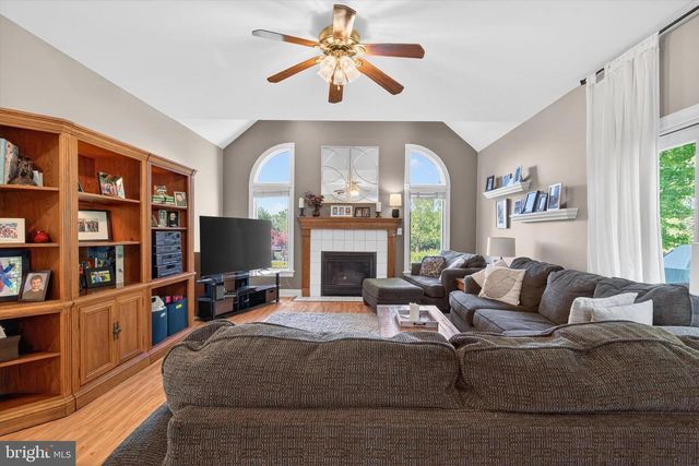 1624 SADDLE LN, Harrisburg, PA 17111