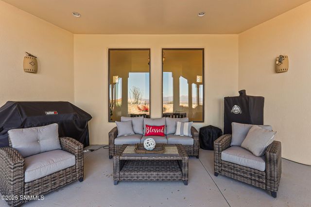 1220 Titania Court, Las Cruces, NM 88007