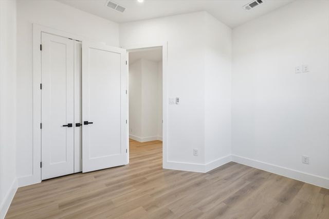 5810 Plum Dale Road, Dallas, TX 75241