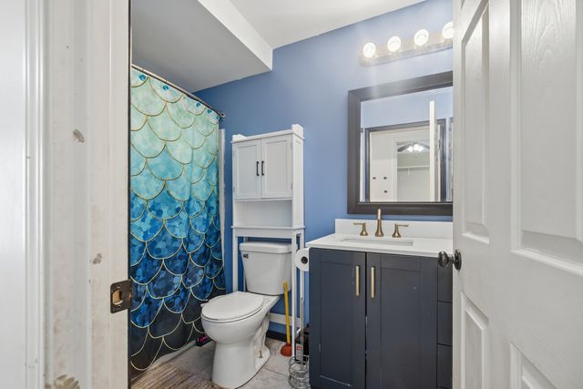 860 Parkway Avenue, Elgin, IL 60120