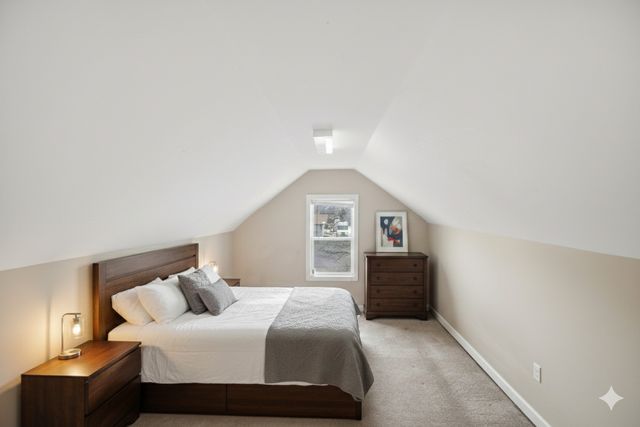 860 Parkway Avenue, Elgin, IL 60120