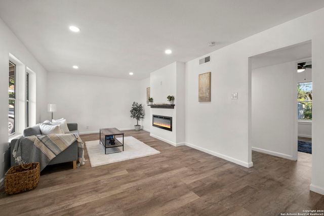 254 Kate Schenck, San Antonio, TX 78223