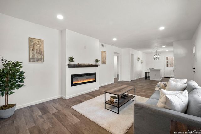 254 Kate Schenck, San Antonio, TX 78223