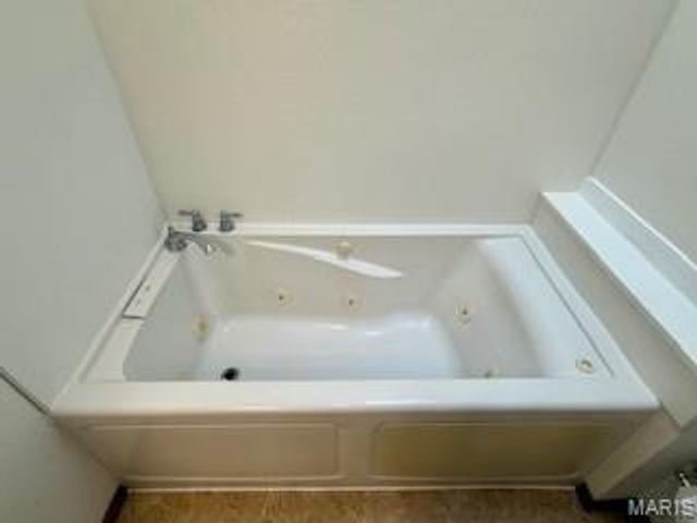 16328 Stolletown Road, Carlyle, IL 62231