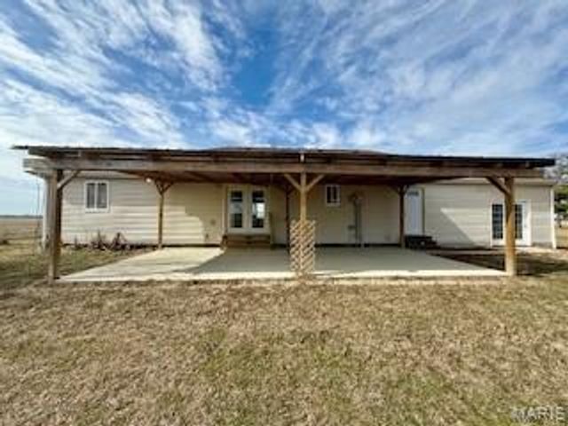 16328 Stolletown Road, Carlyle, IL 62231