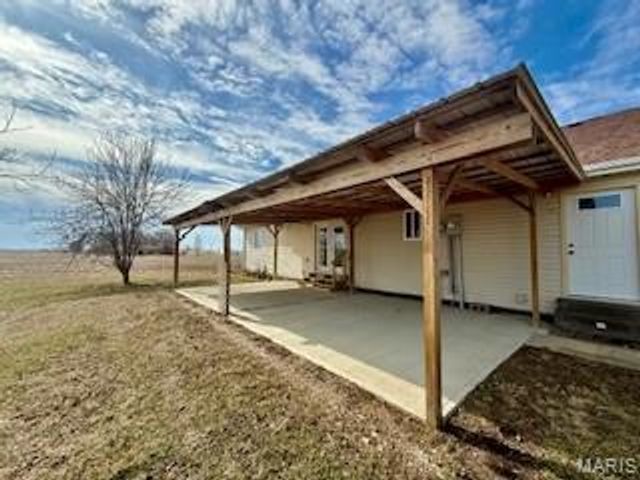 16328 Stolletown Road, Carlyle, IL 62231