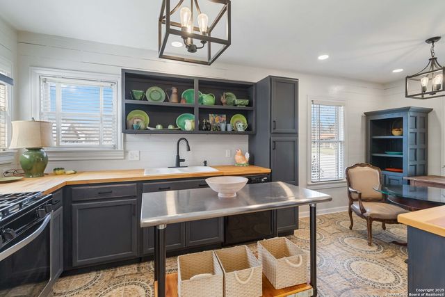 803 BISMARK ST, Seguin, TX 78155