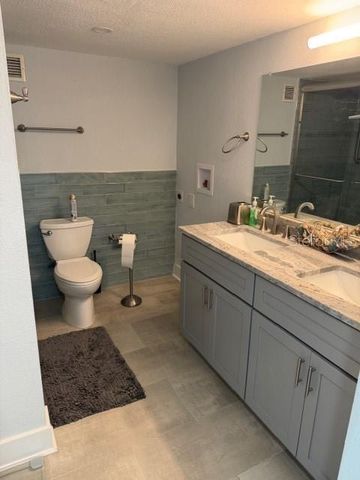 7200 SUNSHINE SKYWAY LANE S 15F, St Petersburg, FL 33711