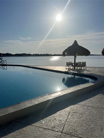 7200 SUNSHINE SKYWAY LANE S 15F, St Petersburg, FL 33711