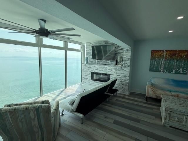 7200 SUNSHINE SKYWAY LANE S 15F, St Petersburg, FL 33711