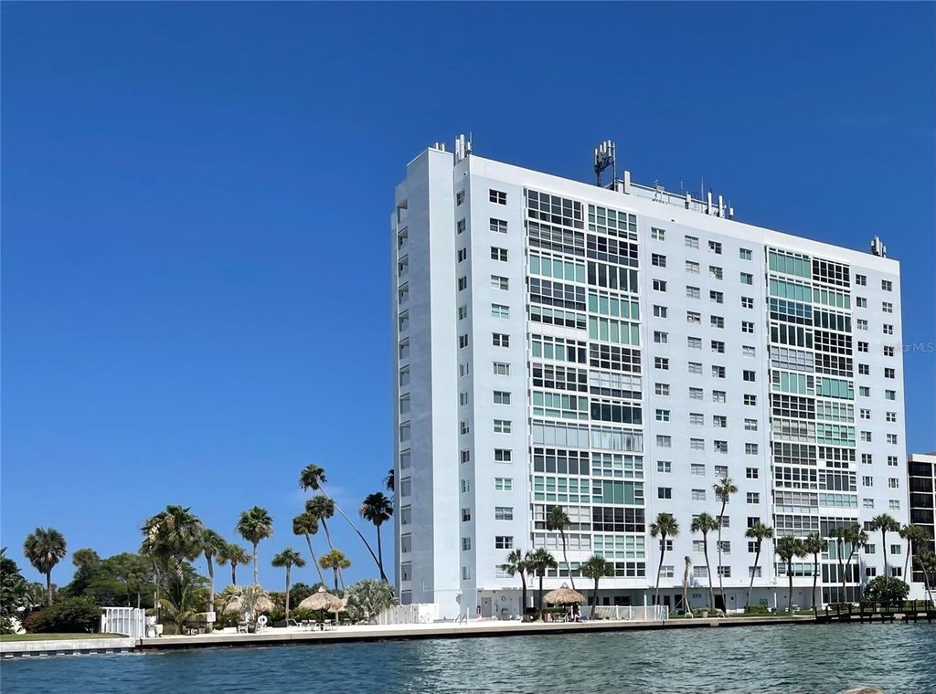 7200 SUNSHINE SKYWAY LANE S 15F, St Petersburg, FL 33711