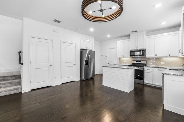 4611 Smokey Quartz Lane, Arlington, TX 76005
