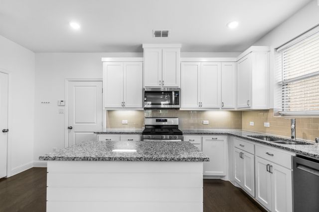 4611 Smokey Quartz Lane, Arlington, TX 76005