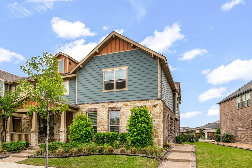 4611 Smokey Quartz Lane, Arlington, TX 76005
